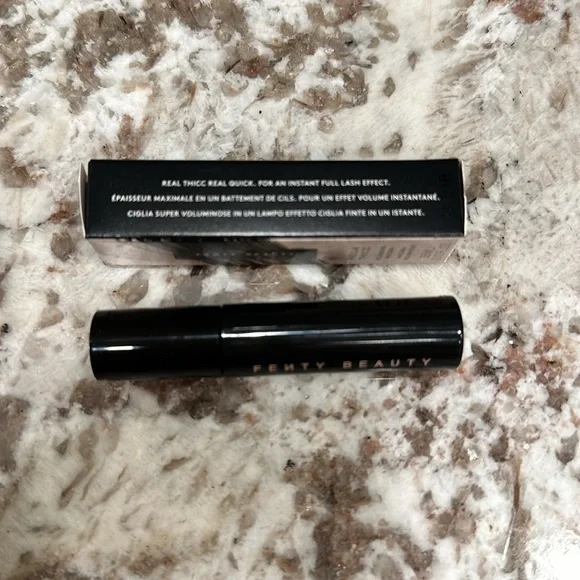 New Fenty Beauty 4 piece makeup set with black cosmetic bag - Picture 10 of 12